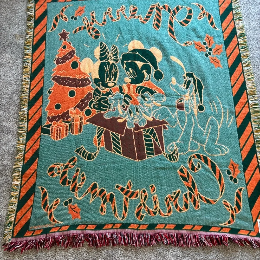 Disney Mickey & Minnie Mouse Holiday Blanket